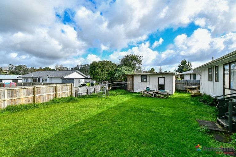 Photo of property in 12 Starforth Place, Henderson, Auckland, 0612