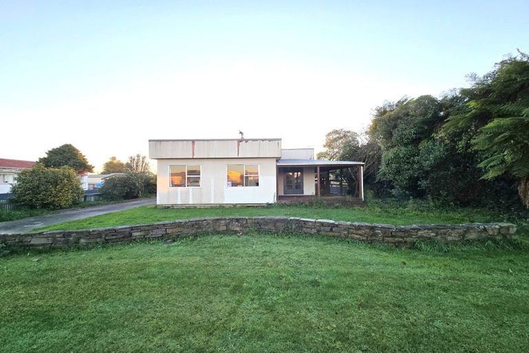 Photo of property in 19 Hoffman Street, Hokitika, 7810