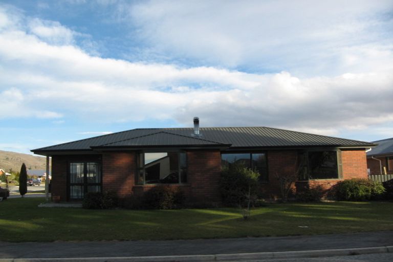 Photo of property in 92 Inniscort Street, Cromwell, 9310