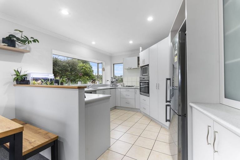 Photo of property in 18 Parris Street, Moturoa, New Plymouth, 4310