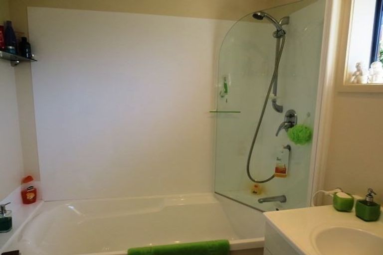 Photo of property in 2 Mayfair Close, Whitianga, 3510