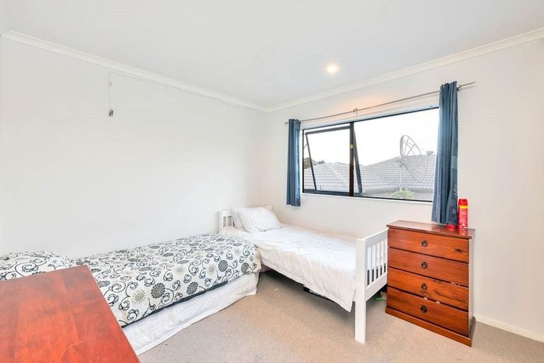 Photo of property in 41 San Marino Drive West, Henderson, Auckland, 0612