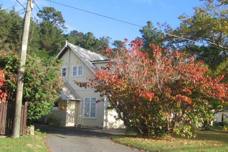 Photo of property in 52 Hine Road, Wainuiomata, Lower Hutt, 5014