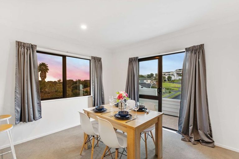 Photo of property in 9 Ambassador Glade, Orewa, 0931