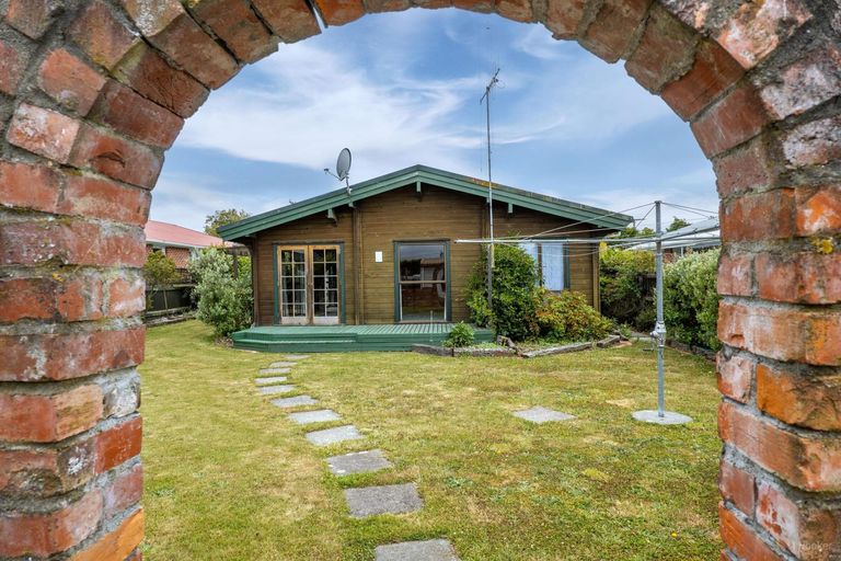 Photo of property in 32 Connolly Street, Geraldine, 7930