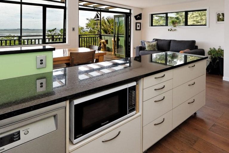 Photo of property in 66 Otitori Bay Road, Titirangi, Auckland, 0604