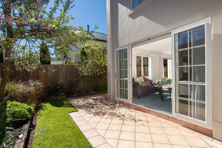 Photo of property in 2/61 Murray Place, St Albans, Christchurch, 8014