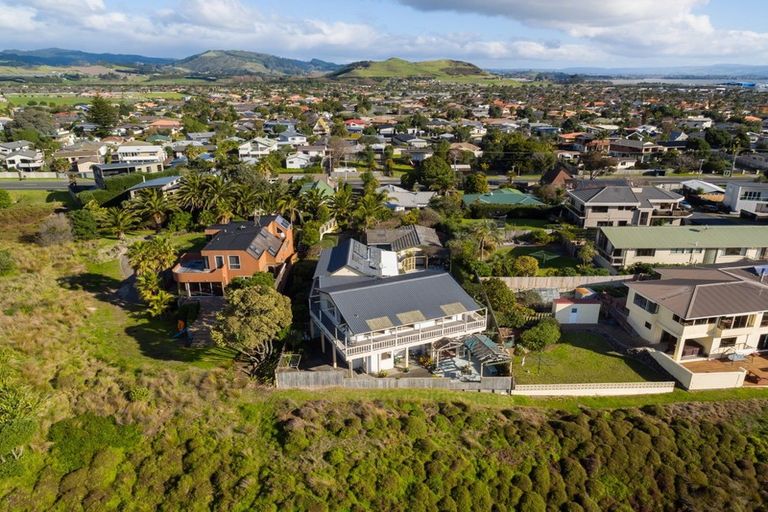 Photo of property in 265 Papamoa Beach Road, Papamoa Beach, Papamoa, 3118