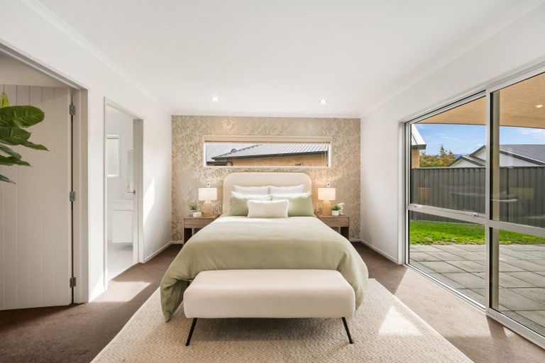 Photo of property in 6 Crabbe Place, Cromwell, 9310