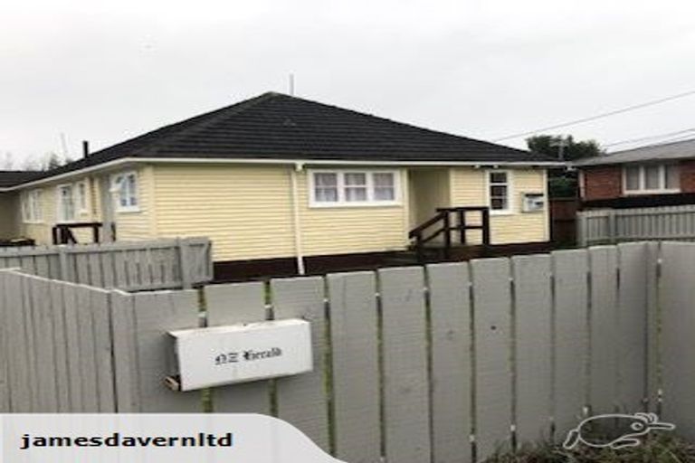 Photo of property in 7 Kotuku Street, Te Atatu Peninsula, Auckland, 0610