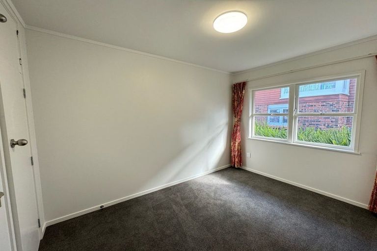 Photo of property in 2/73 Lake Road, Northcote, Auckland, 0627