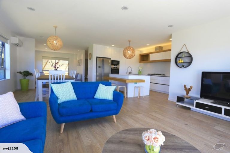 Photo of property in 104 Fairview Avenue, Fairview Heights, Auckland, 0632