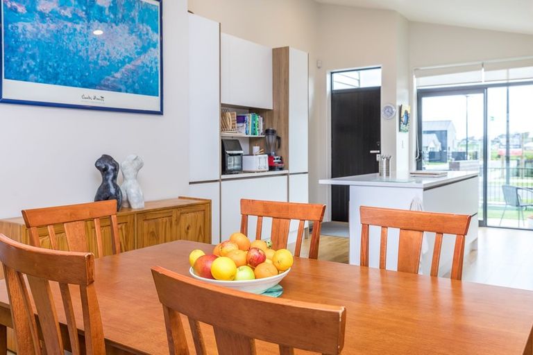 Photo of property in 11 Hoiho Road, Pukekohe, 2120