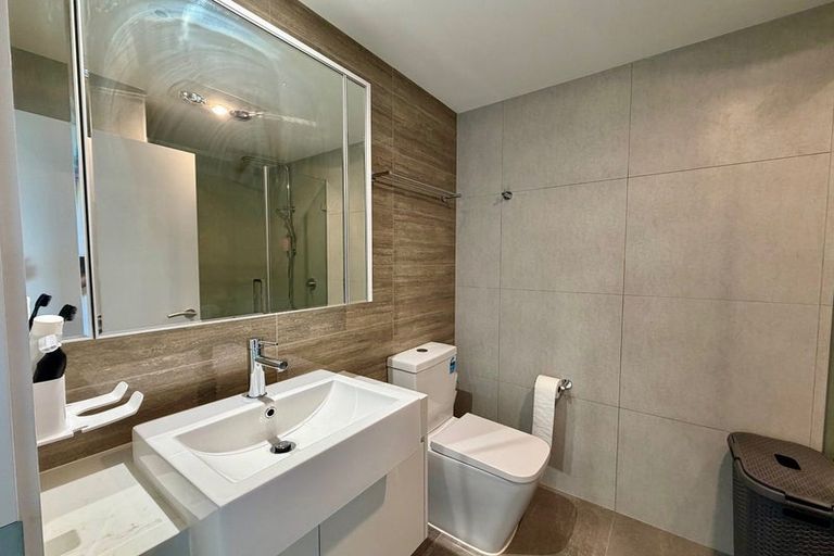 Photo of property in 39 Otuwairoa Esplanade, Opaheke, Papakura, 2113