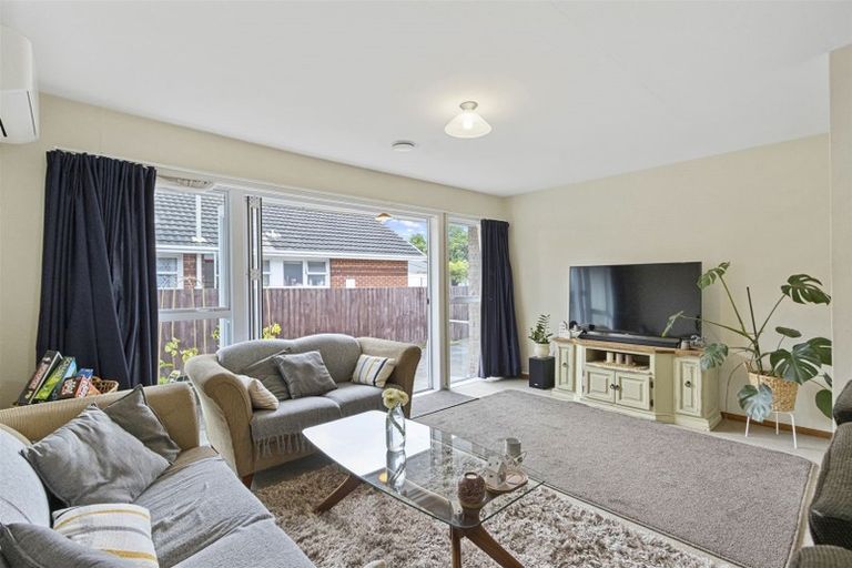 Photo of property in 2/470 Greers Road, Bishopdale, Christchurch, 8053