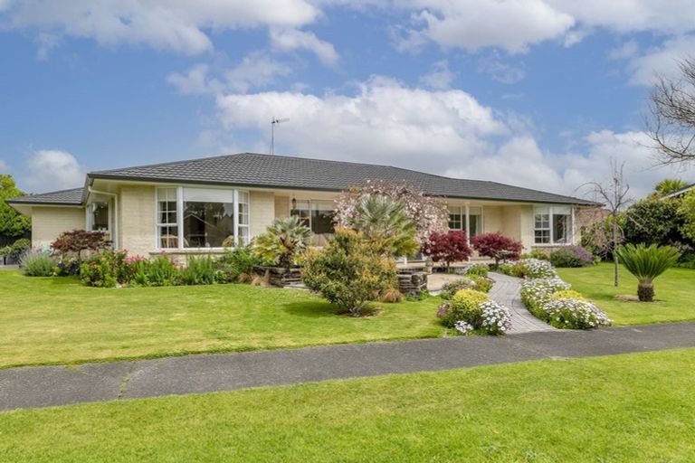 Photo of property in 22 Awanui Drive, Waikanae, 5036