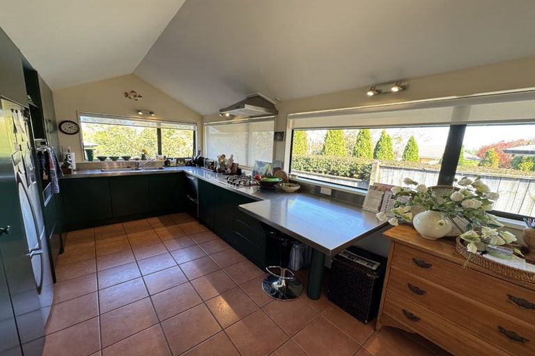 Photo of property in 35 Muritai Crescent, Havelock North, 4130