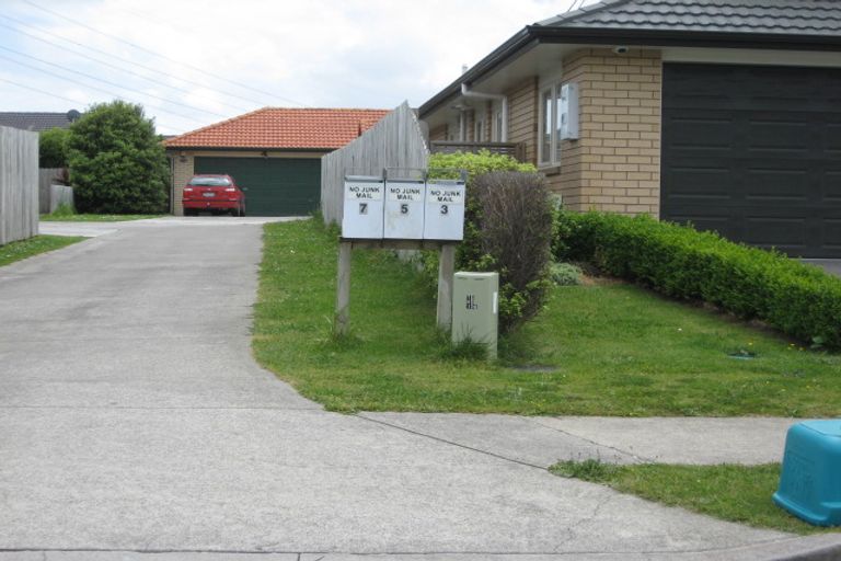 Photo of property in 3 Morewa Place, Takanini, 2112