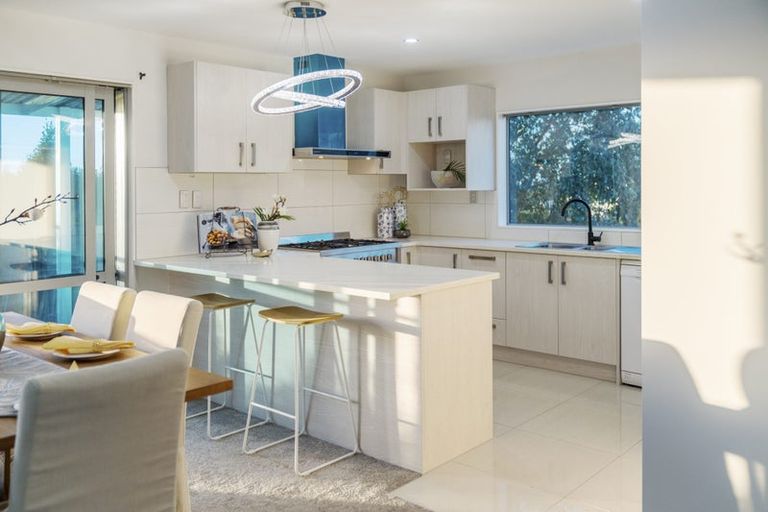 Photo of property in 2 Dhaka Lane, Ranui, Auckland, 0612