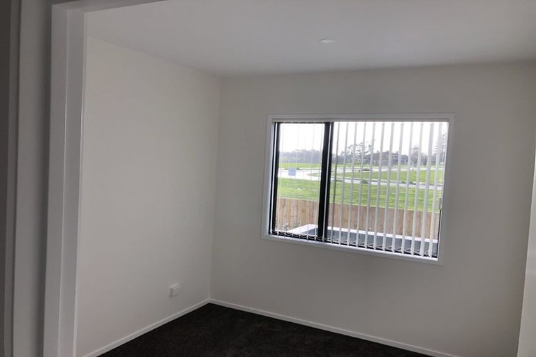 Photo of property in 65 Hayfield Way, Karaka, Papakura, 2113