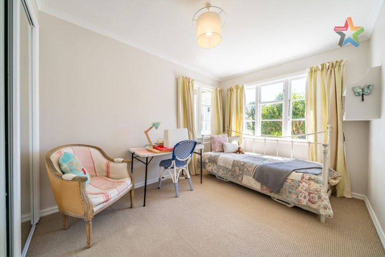 Photo of property in 30 Korokoro Road, Korokoro, Lower Hutt, 5012