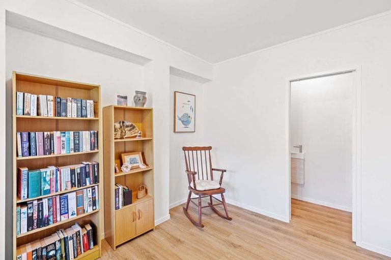 Photo of property in 3/72 Lake Road, Northcote, Auckland, 0627