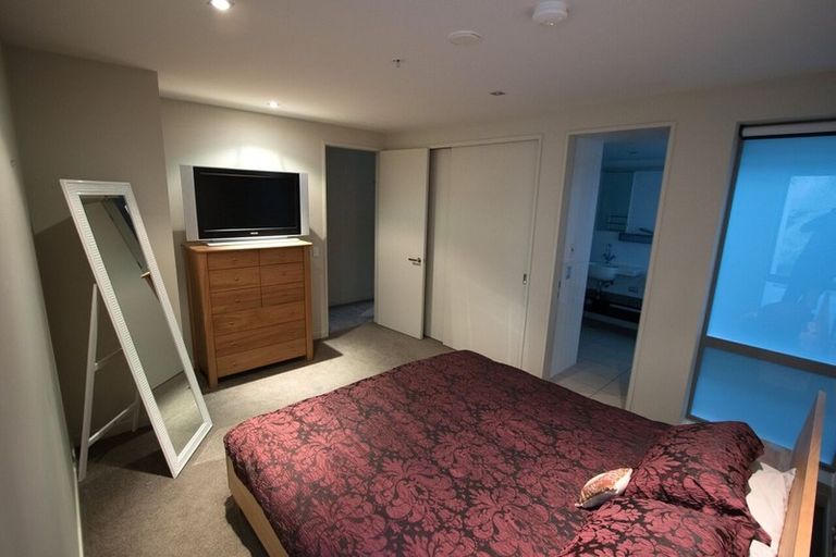 Photo of property in Dune, 2a/138 Oriental Parade, Oriental Bay, Wellington, 6011