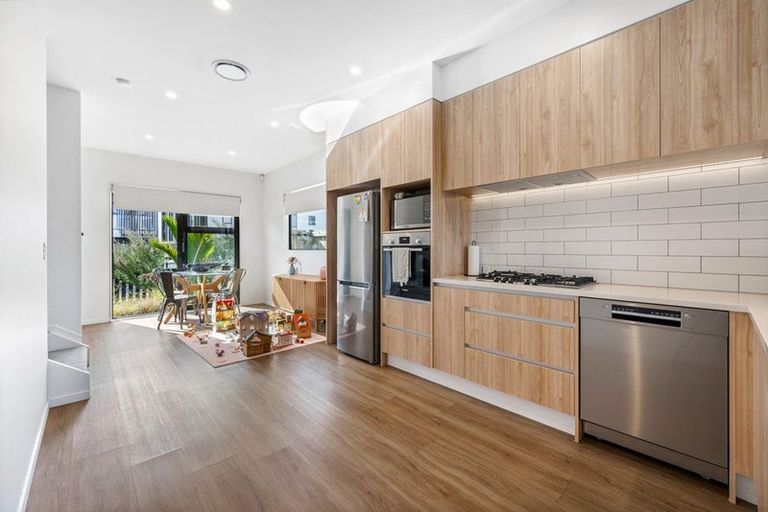 Photo of property in 6 Coast Garden Drive, Hobsonville, Auckland, 0616