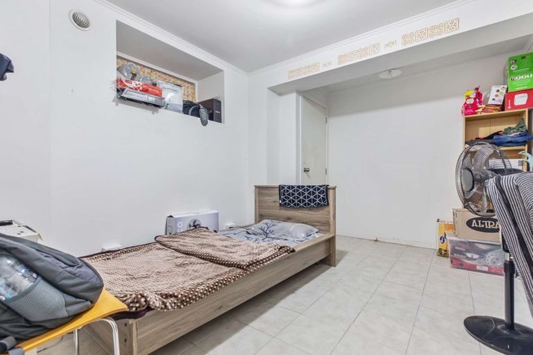 Photo of property in 10 Bishop Street, Green Bay, Auckland, 0604
