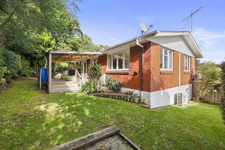 Photo of property in 1a Ward Place, Marfell, New Plymouth, 4310