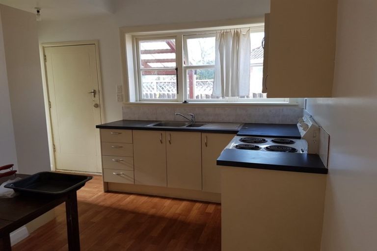 Photo of property in 8 Kawaka Street, Riccarton, Christchurch, 8041