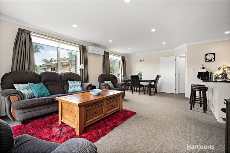 Photo of property in 11 Logan Place, Waiuku, 2123