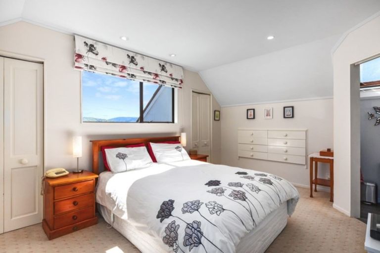 Photo of property in 14 Longitude Place, Whitby, Porirua, 5024