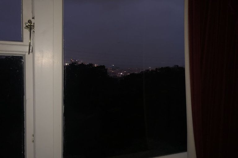 Photo of property in 61 Mortimer Terrace, Brooklyn, Wellington, 6021