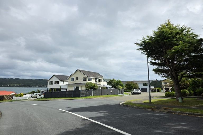 Photo of property in 1 Thurso Grove, Papakowhai, Porirua, 5024