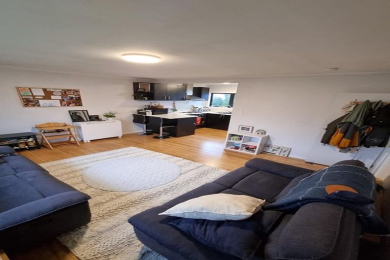 Photo of property in 3/125a Birkdale Road, Birkdale, Auckland, 0626