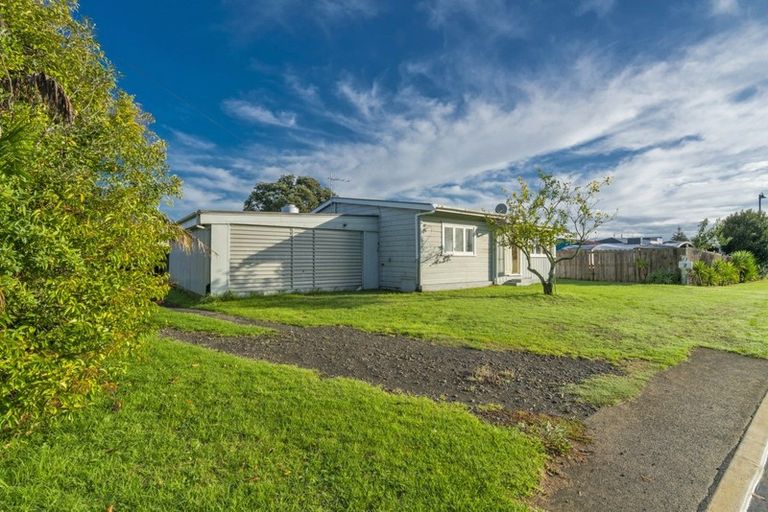 Photo of property in 1 Isabella Street, Whitianga, 3510