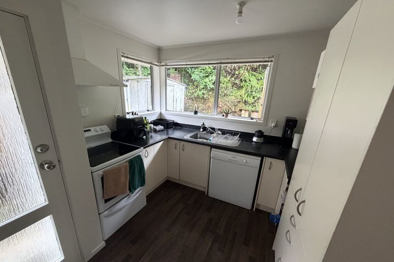 Photo of property in 9 Magnolia Grove, Maungaraki, Lower Hutt, 5010
