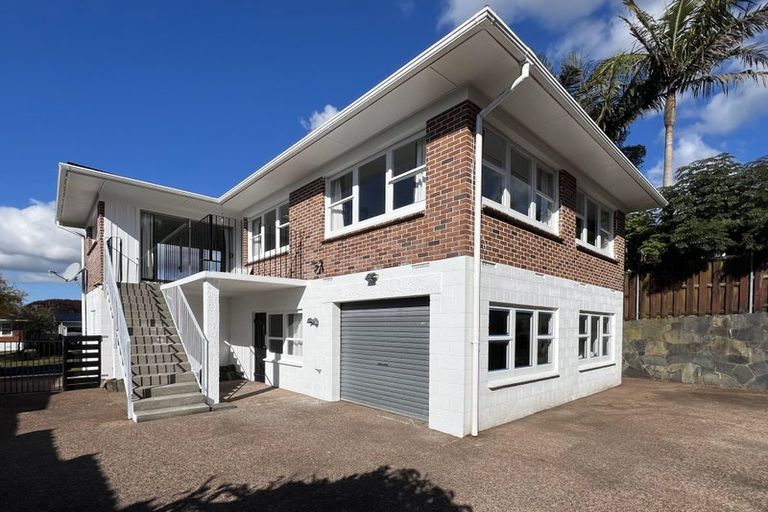 Photo of property in 12 Megan Avenue, Pakuranga Heights, Auckland, 2010