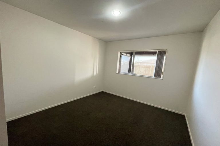 Photo of property in 54 Popokatea Drive, Takanini, 2112