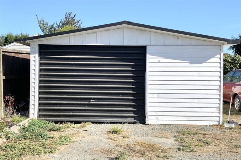 Photo of property in 17 Kearneys Road, Linwood, Christchurch, 8062