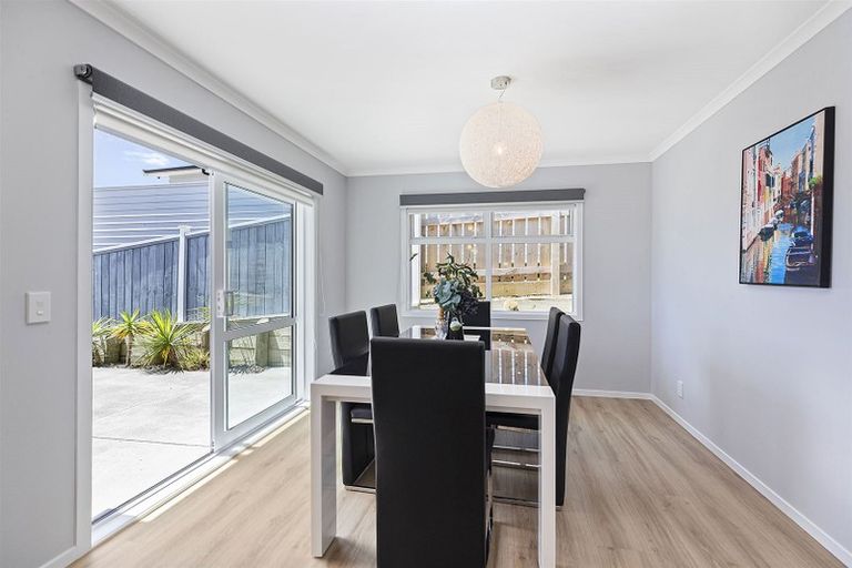 Photo of property in 5 Madeira Close, Whitby, Porirua, 5024