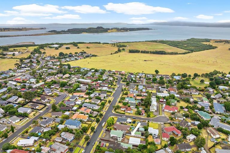 Photo of property in 5 Matapouri Road, Mangere Bridge, Auckland, 2022