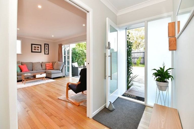 Photo of property in 57 Rosedale Road, Pinehill, Auckland, 0632