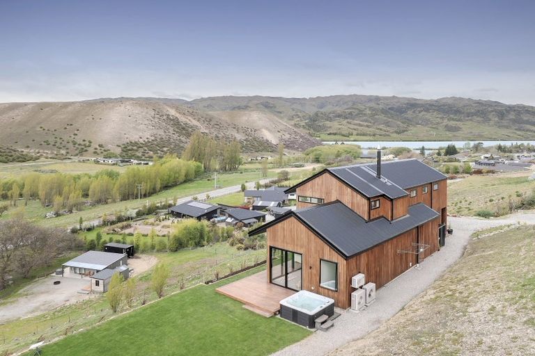 Photo of property in 2 Judare Drive, Lowburn, Cromwell, 9384