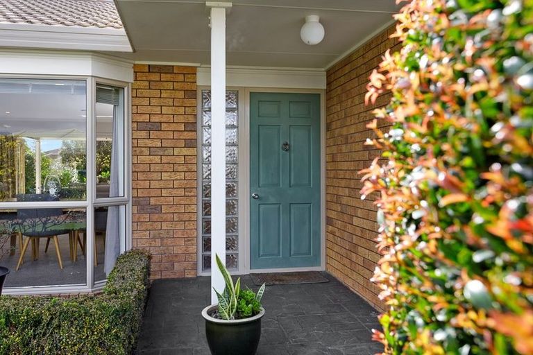 Photo of property in 51 Lakeside Drive, Orewa, 0931