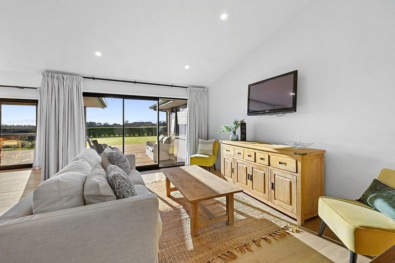 Photo of property in 132 Henwood Road, Paraite, New Plymouth, 4372