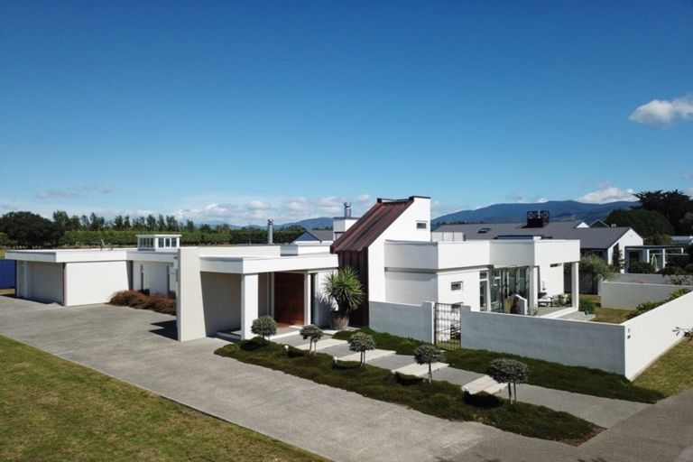 Photo of property in 10 Westwood Avenue, Greytown, 5712