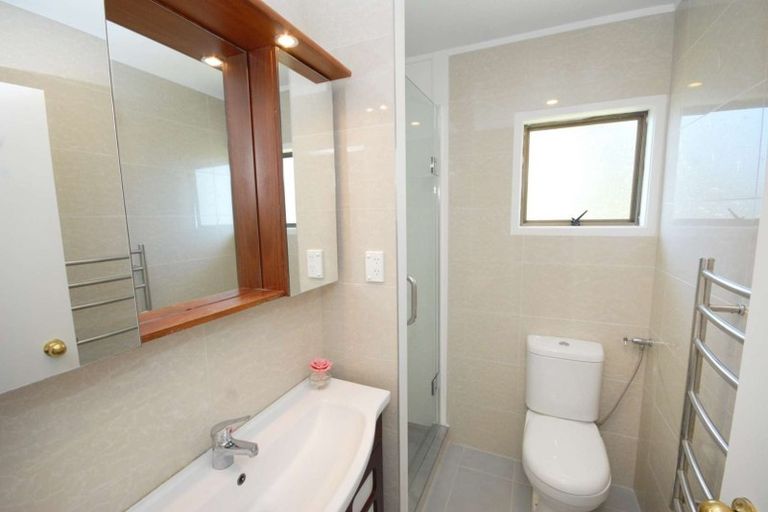 Photo of property in 2/99 Kowhai Road, Mairangi Bay, Auckland, 0630