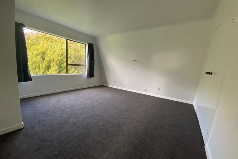 Photo of property in 64 Churton Drive, Churton Park, Wellington, 6037